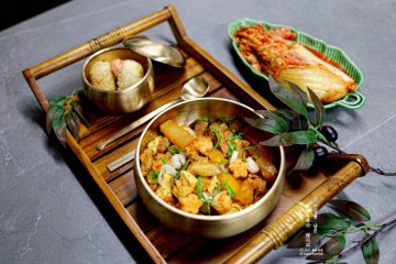 무우 석박지 돼지고기 김치찌개 재료 깍두기찌개 레시피 한우 사골 육수 활용 요리
