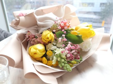 튤립 꽃다발 가격 만들기 다이소 포장지 포장하는법 노란 튤립 꽃말