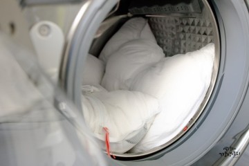 세탁기 이용해 셀프로 관리하는 베개솜 세탁 방법