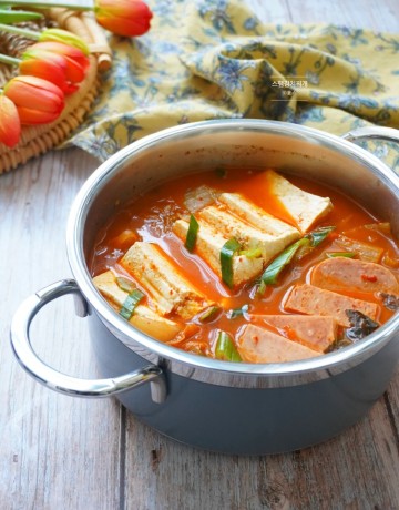 스팸 김치찌개 맛있게 끓이는법 스팸 두부 김치찌개 레시피