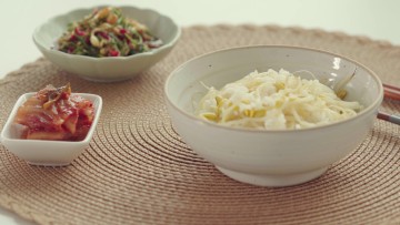 [다쿡 레시피] 남은 밥으로 5분 만에 초간단 콩나물밥 만들기  