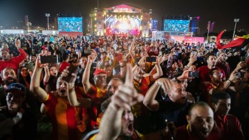 카타르 월드컵 이슈 10가지 - 여덟 번째 거리 응원